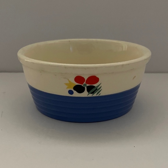 Universal Potteries Blue Bell Salt & Pepper Shakers and Circus Pattern Bowl - Picture 5 of 6